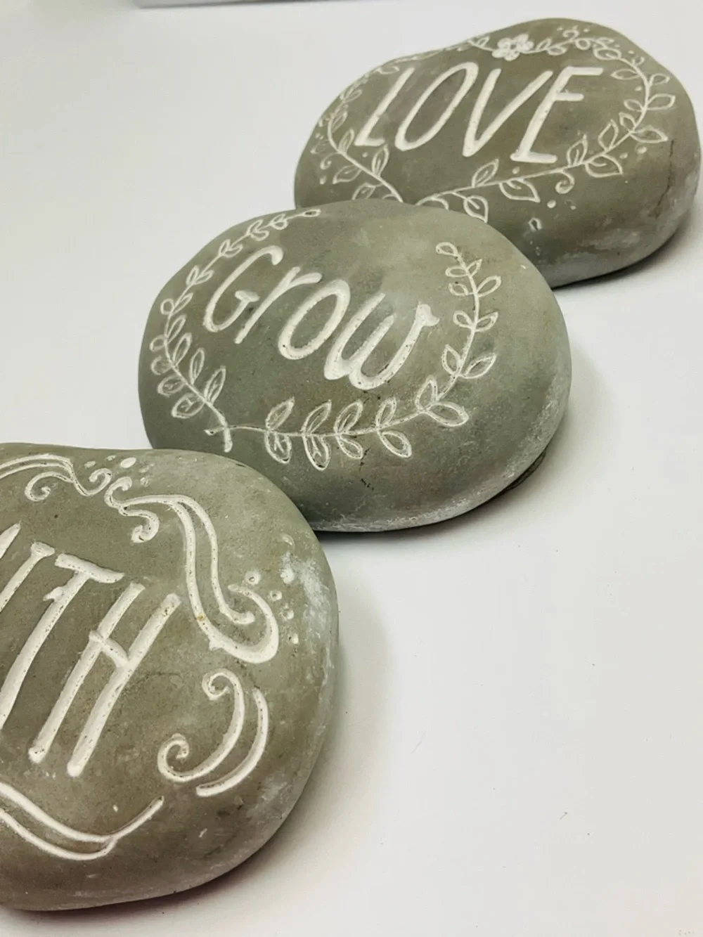 🌼4/$10🌼 3pc Set Decorative Inspirational Rock Stones - Indoor & Outdoor Use - Picture 4 of 6